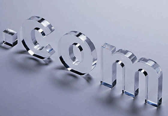 letras en metacrilato incoloro canto pulido